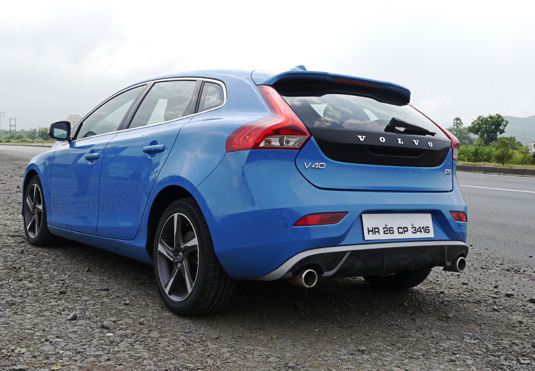Review 2015 Volvo V40 Cross Country the most interesting