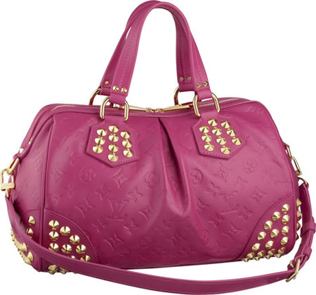 Louis Vuitton Fuchsia Courtney bag looks pretty in pink