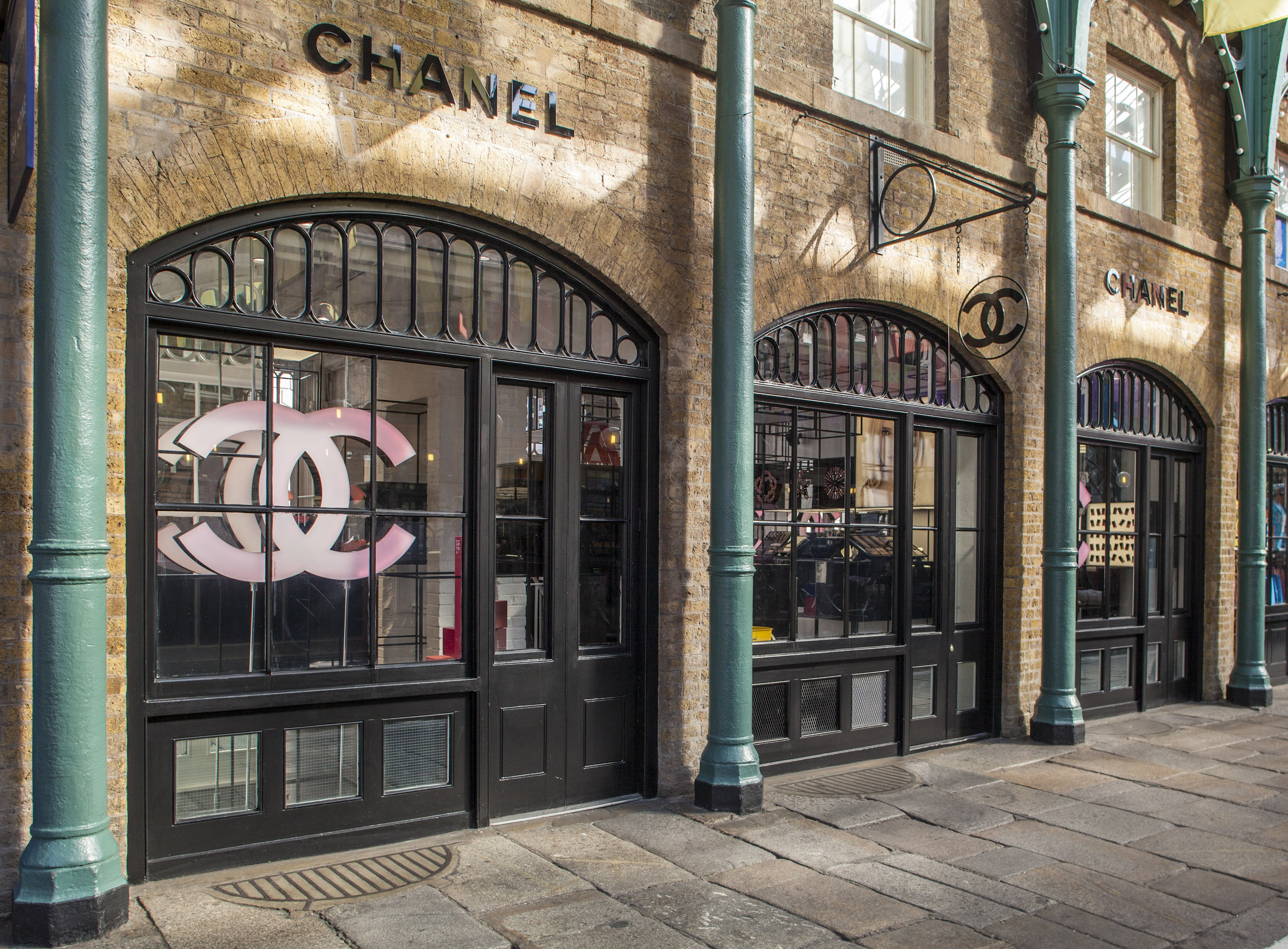 Chanel pop-up store offers bridal beauty services in London for £90