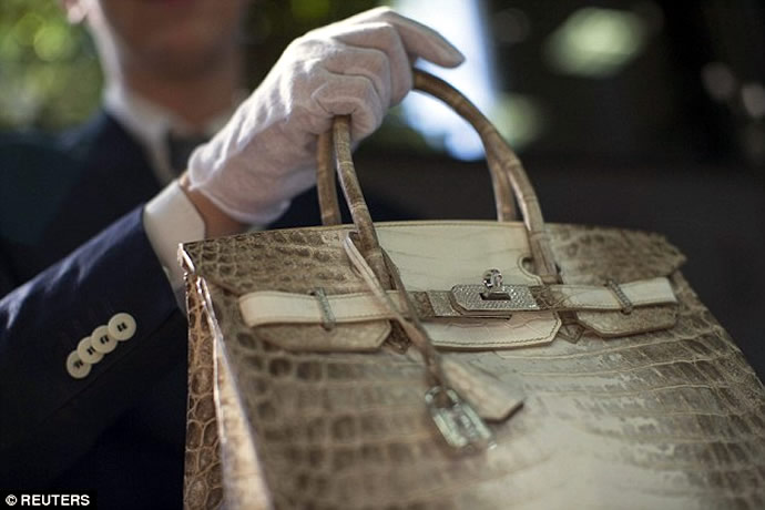 A Hermes\u0026#39; Birkin handbag was auctioned for $185,000 and that\u0026#39;s ...  