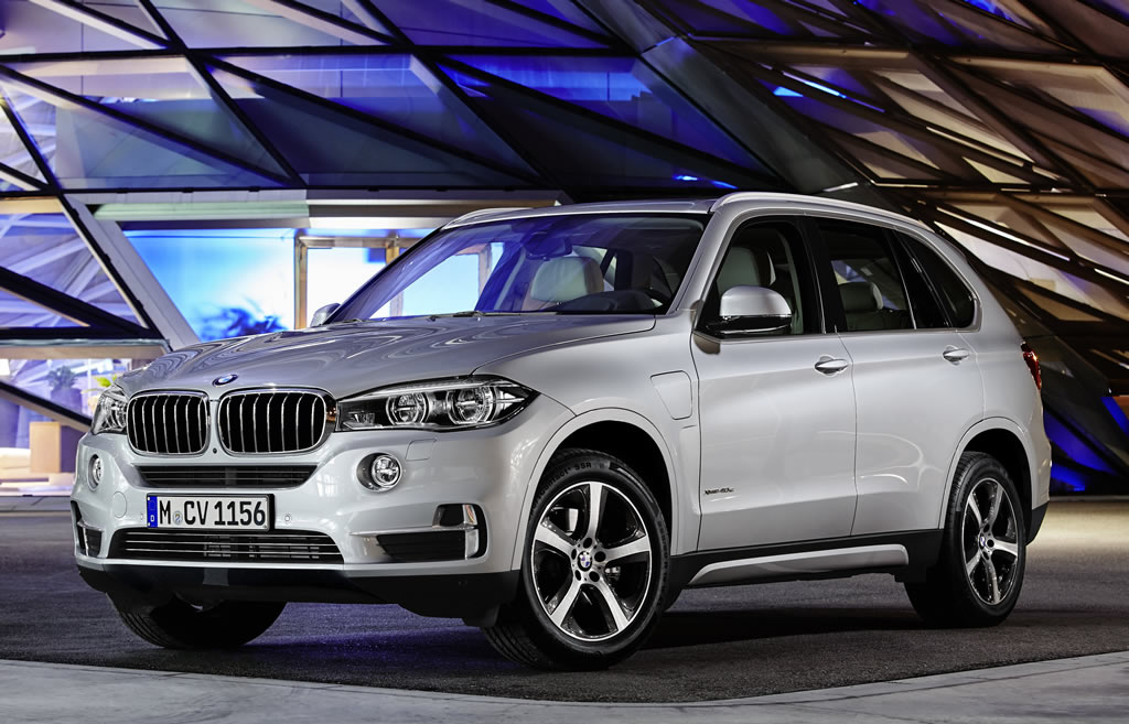 BMW X5 xDrive40e plug-in hybrid SUV unveiled, packs 313hp along with