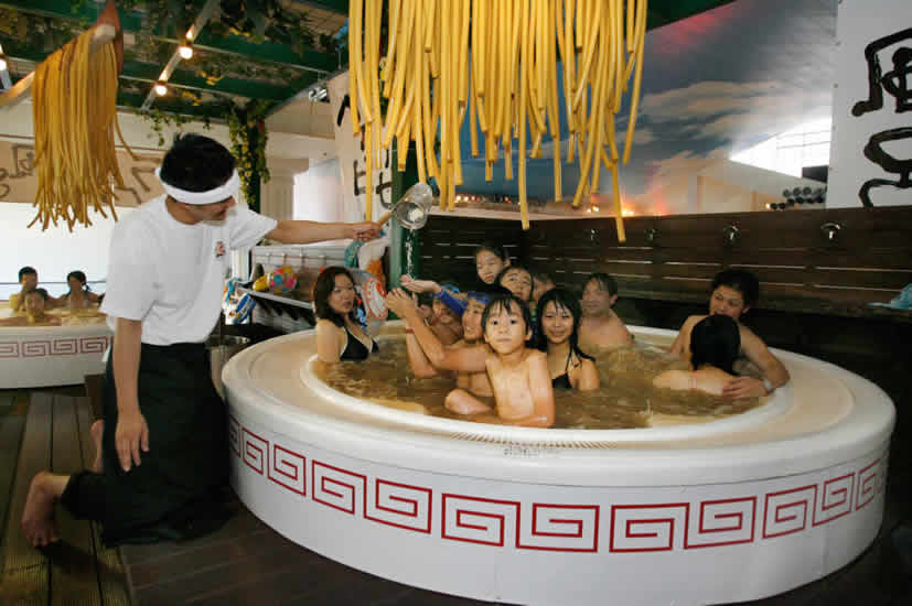 Japan-offers-baths-in-Ramen-Noodles-1