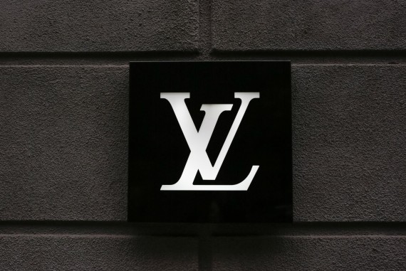 Black Louis Vuitton Purses - 1,144 For Sale on 1stDibs