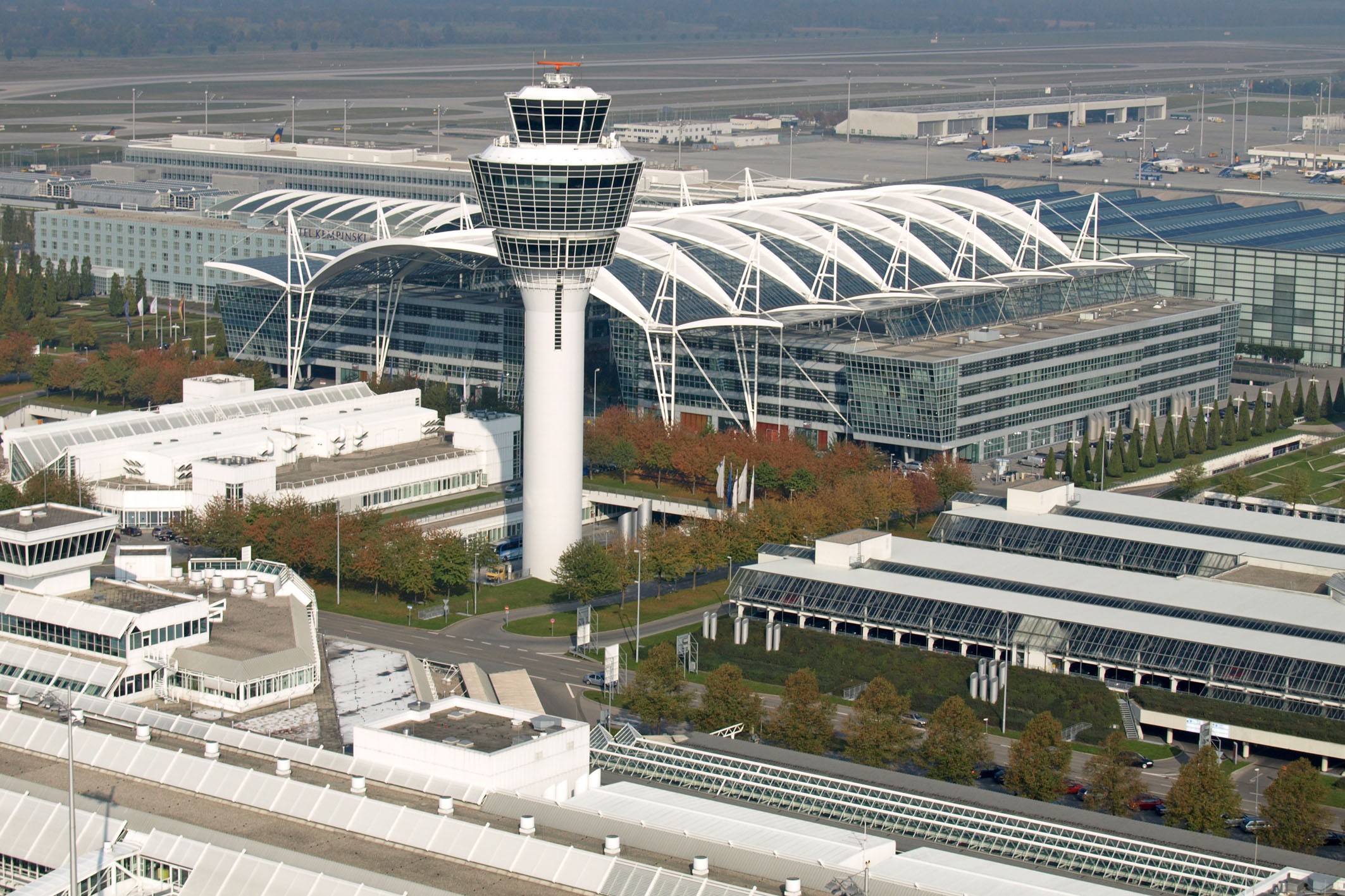 5-reasons-munich-airport-s-new-satellite-terminal-is-the-coolest-in