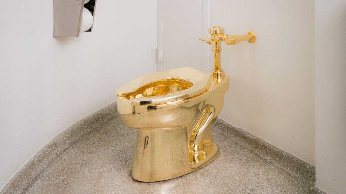 18-carat-gold-toilet-guggenheim-museum