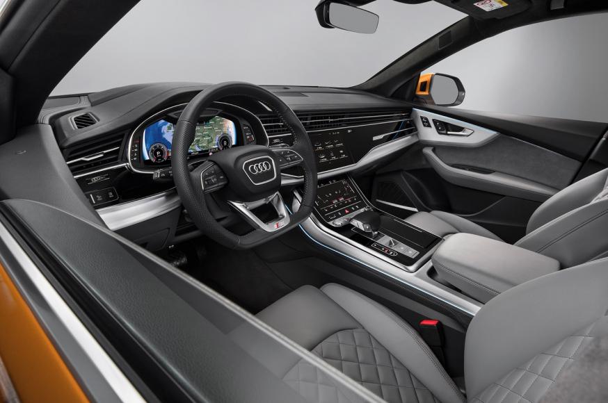 2019-Audi-Q8-front-interior-02