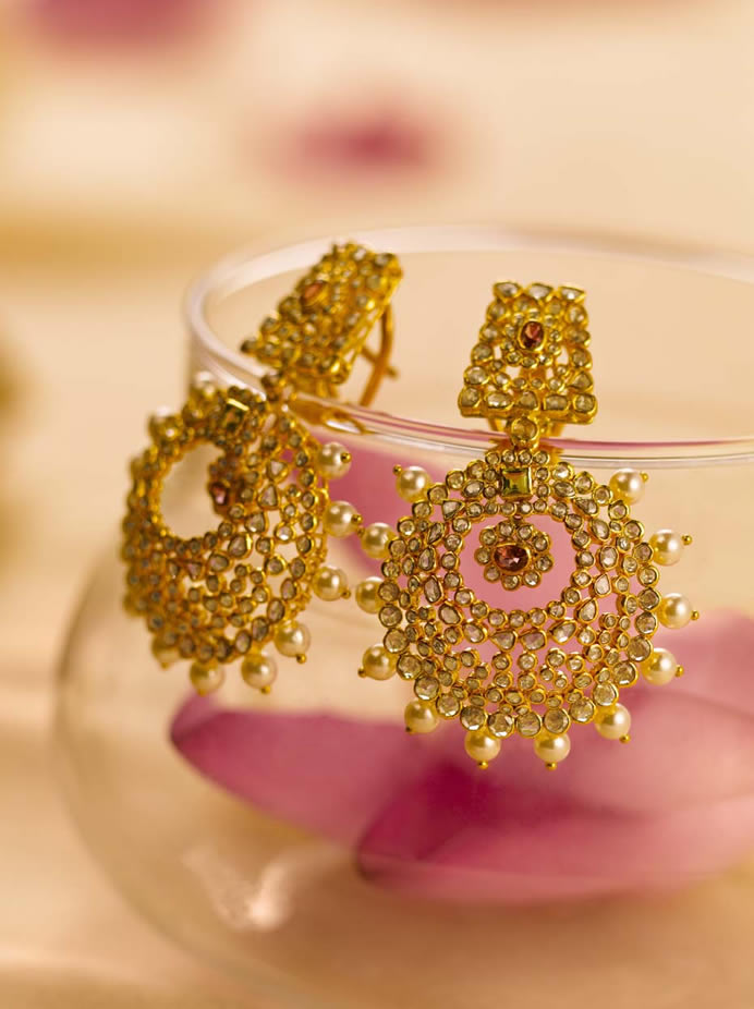 Tanishq unveils the new Wedding Collection 2013