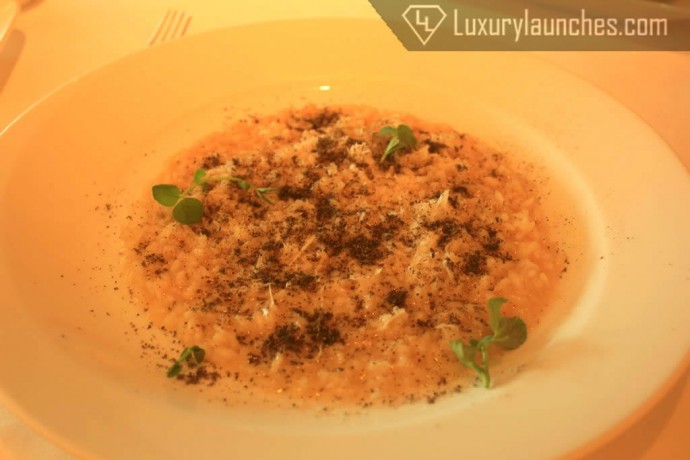 Risotto with cacao cheese, pepper and sesame blend