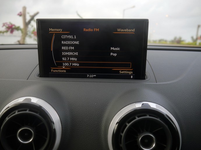 audi-a3-cabriolet-display