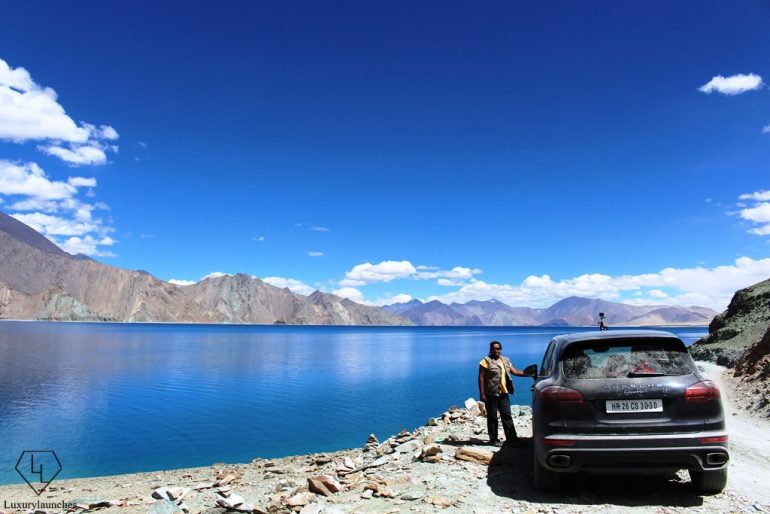 Just the Pangong, us and the Cayenne - enroute Chushul, didnt cross a single vehicle in this stretch