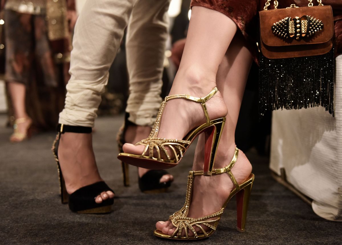 bande morgenmad plukke Christian Louboutin collaborates with Sabyasachi for a stunning collection -