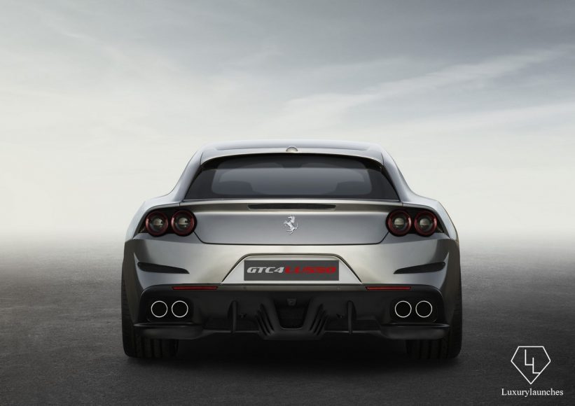 Ferrari_GTC4Lusso_rear_LR