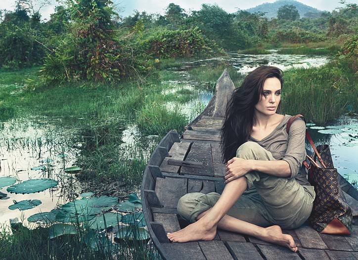 Angelina Jolie Louis Vuitton Wristlet 2019