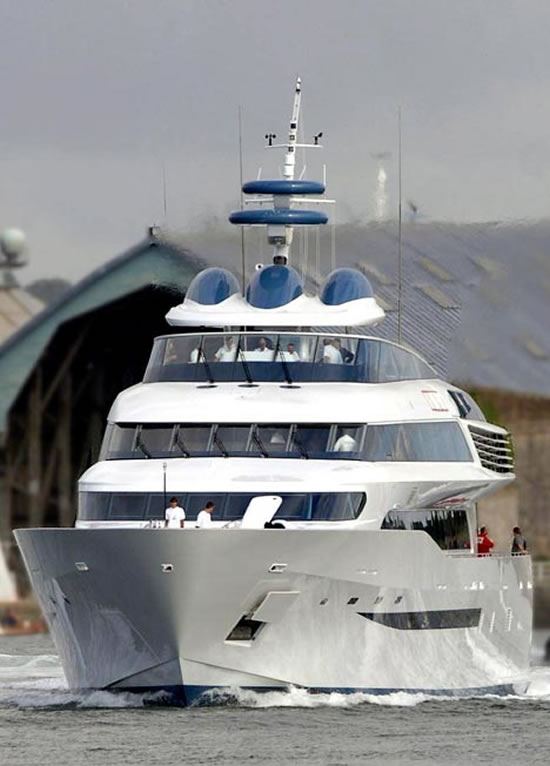 azzam yacht who owns it