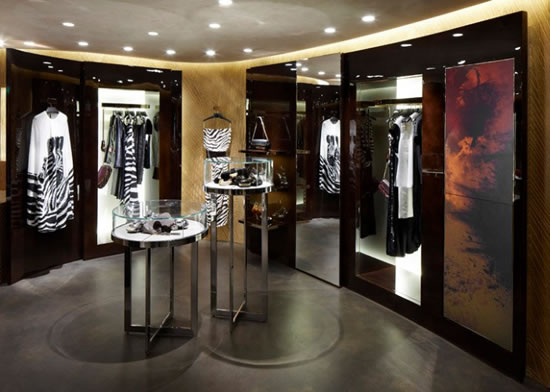 hende Jeg klager spin Louis Vuitton opens a Pop Up Store at Cannes - Luxurylaunches