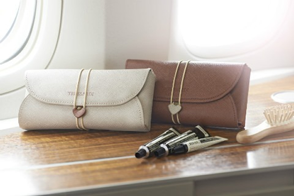 cathay-pacific-amenity-kit