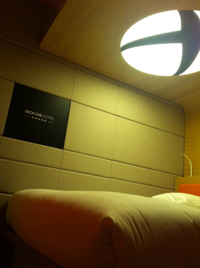xbox-one-hotel-room