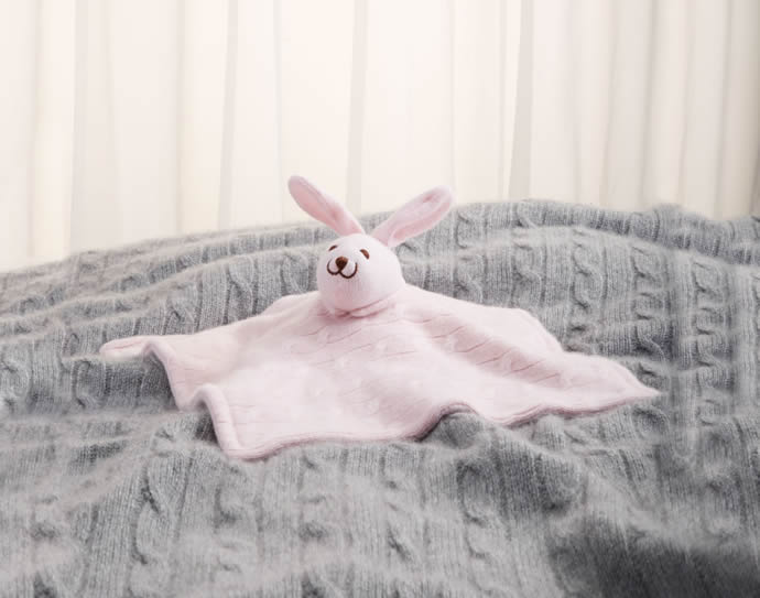 Layette Cashmere Bunny Blankee