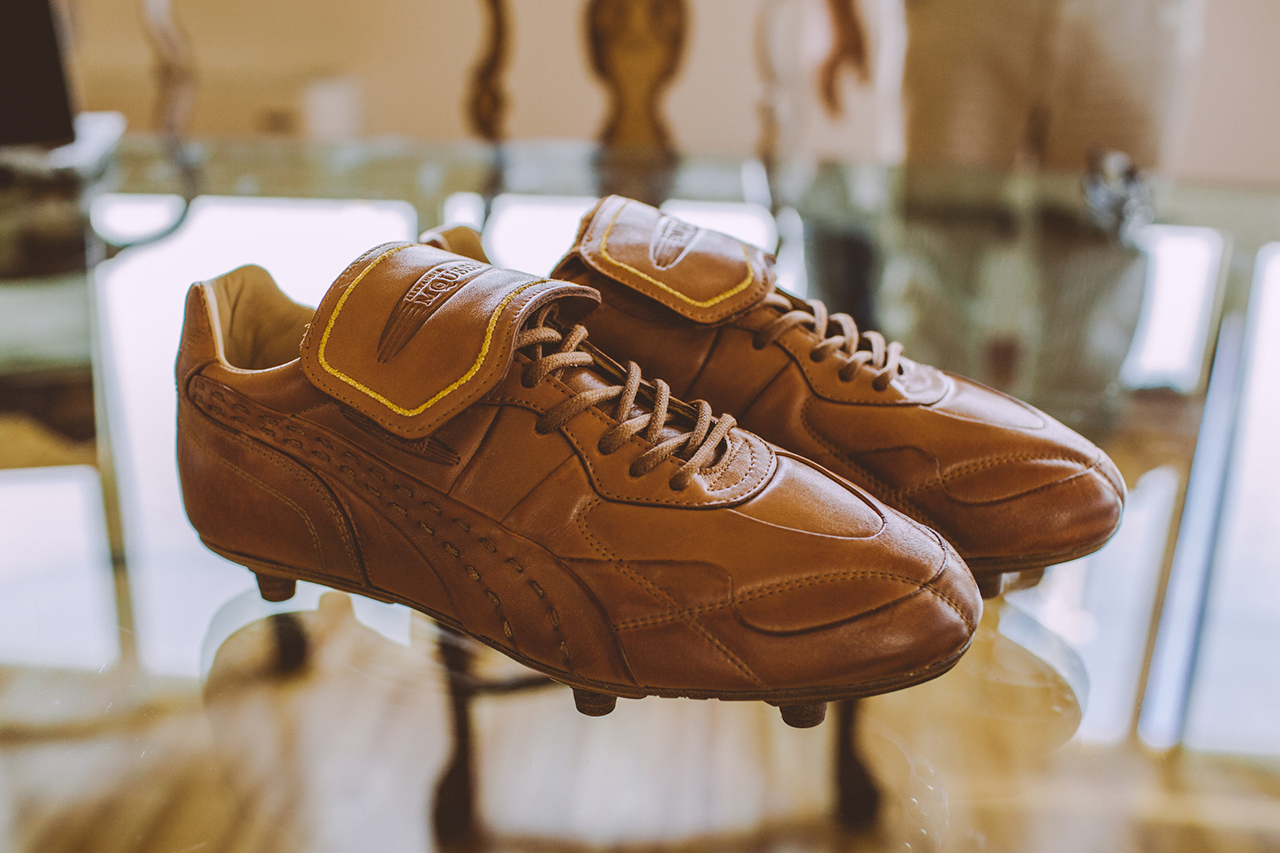 Obediente Cumplimiento a nicotina Puma teams up with Alexander McQueen to create a special edition Puma King  - Luxurylaunches