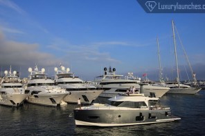 yacht history supreme price in rupees