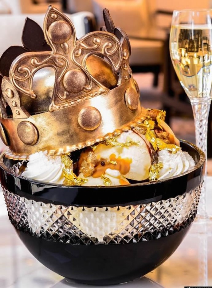 The Golden Opulence Sundae мороженое