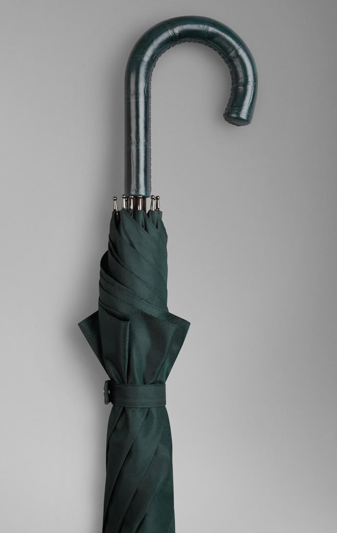 An Ultra luxe umbrella - A new addition to the Burberry Family -  Luxurylaunches