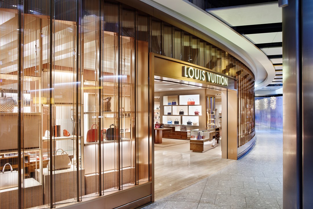  Louis  Vuitton  opens an eye catching boutique  at Heathrow 
