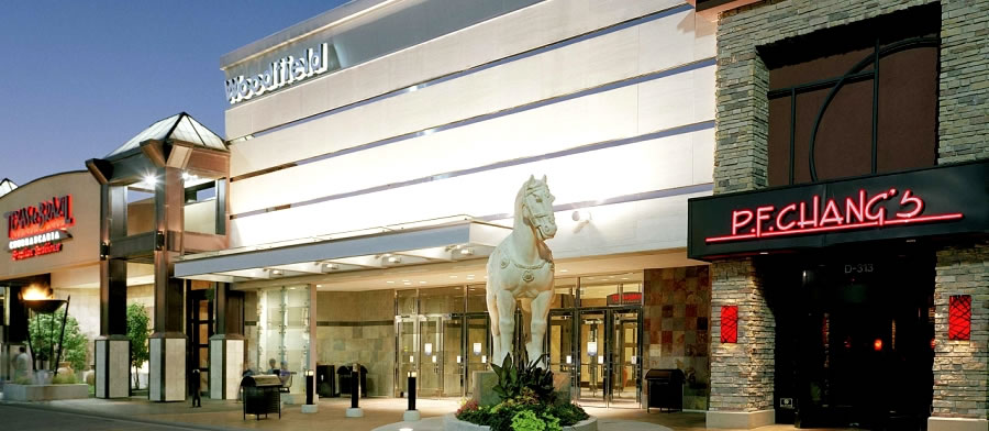 Woodfield Mall - Super regional mall in Schaumburg, Illinois, USA