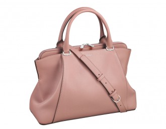 Handbag Alert! Casual elegance and effortless style collide in this C ...