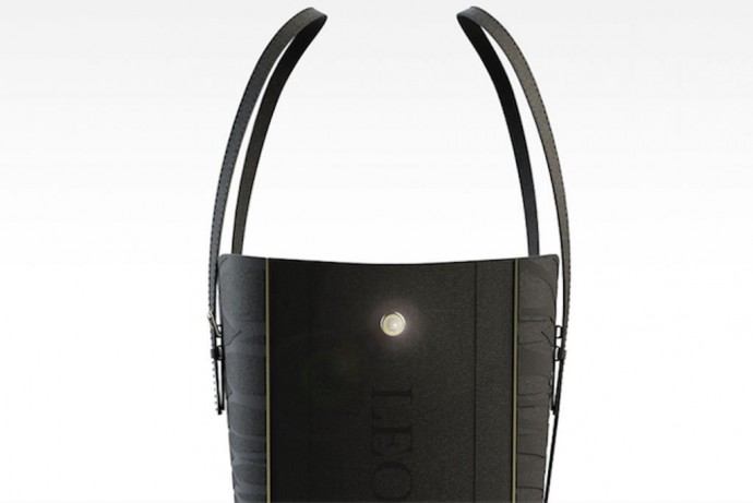 leoht-wearable-tech-handbags-2