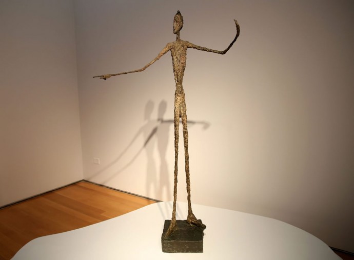 alberto-giacomettis-pointing-man-1