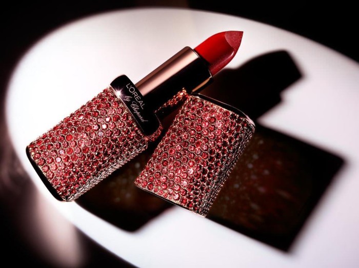 Louis Vuitton's monogram lipstick case is an accessory you never knew you  needed! - Luxurylaunches