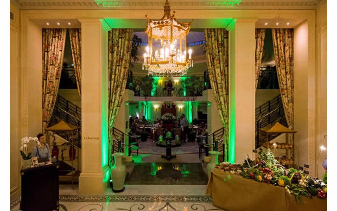 Shangri-La-Hotel-Paris-green-dinner-2