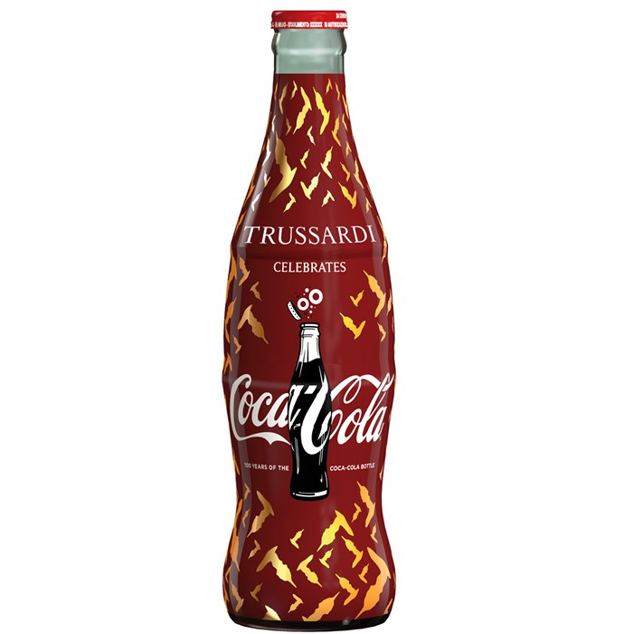 Trussardi-and-Coca-Cola-limited-edition-bottles-and-cans-4