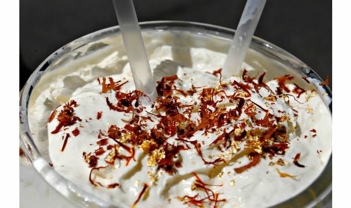 worlds-most-expensive-milkshake-comes-with-Gold-saffron-02