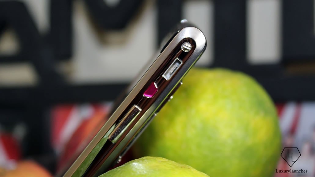 The hand-polished Ruby key gives you access to all things exclusive to Vertu owners