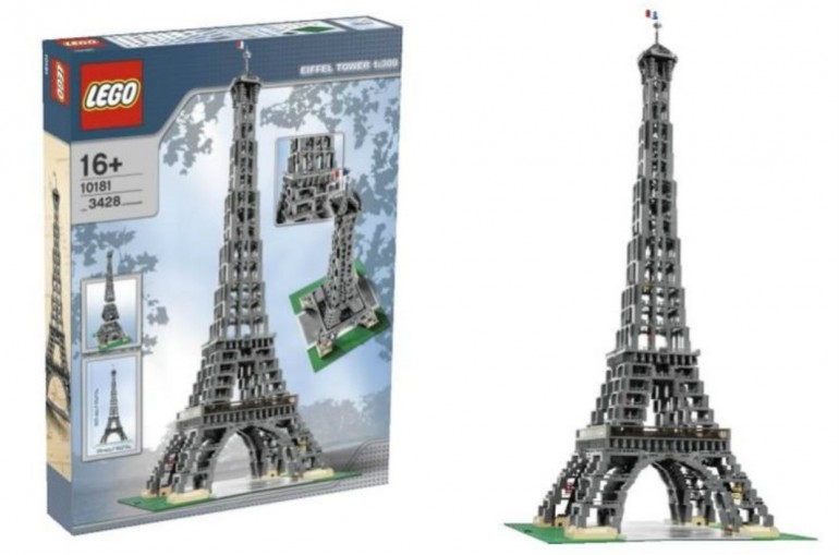 Eiffel Tower lego