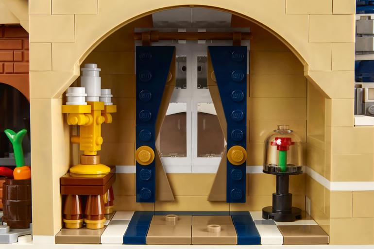 lego-disney-castle-set-04