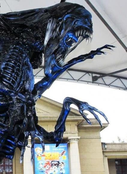 This life-size Alien Queen replica is on sale on eBay for $75,000