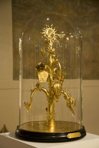 Christian Dior’s entry that drew the second highest bid. 
