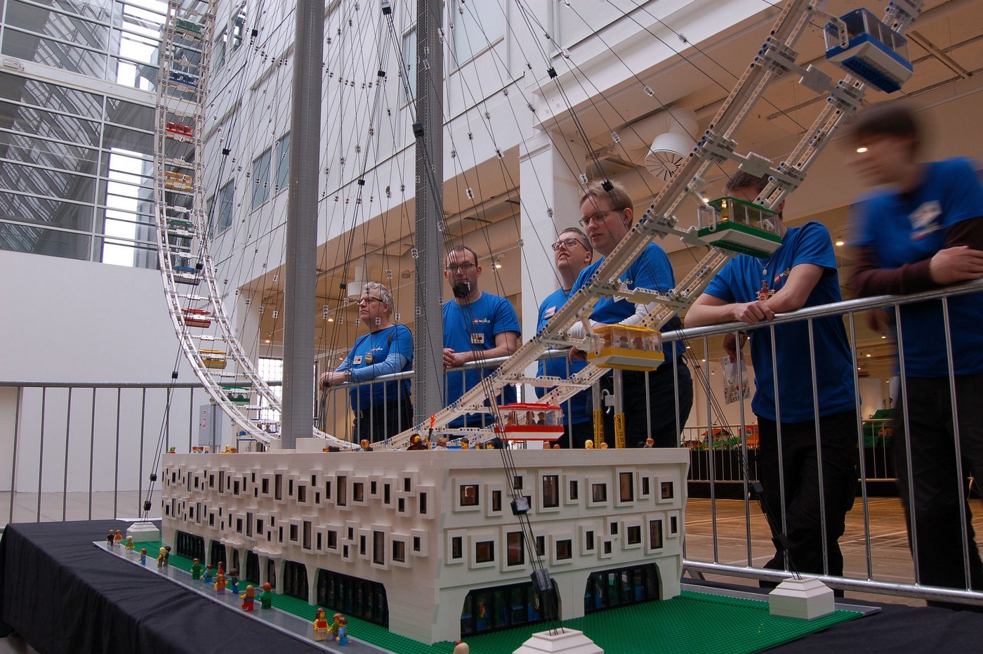 Check out the world’s largest Lego Ferris Wheel that is a 12foothigh