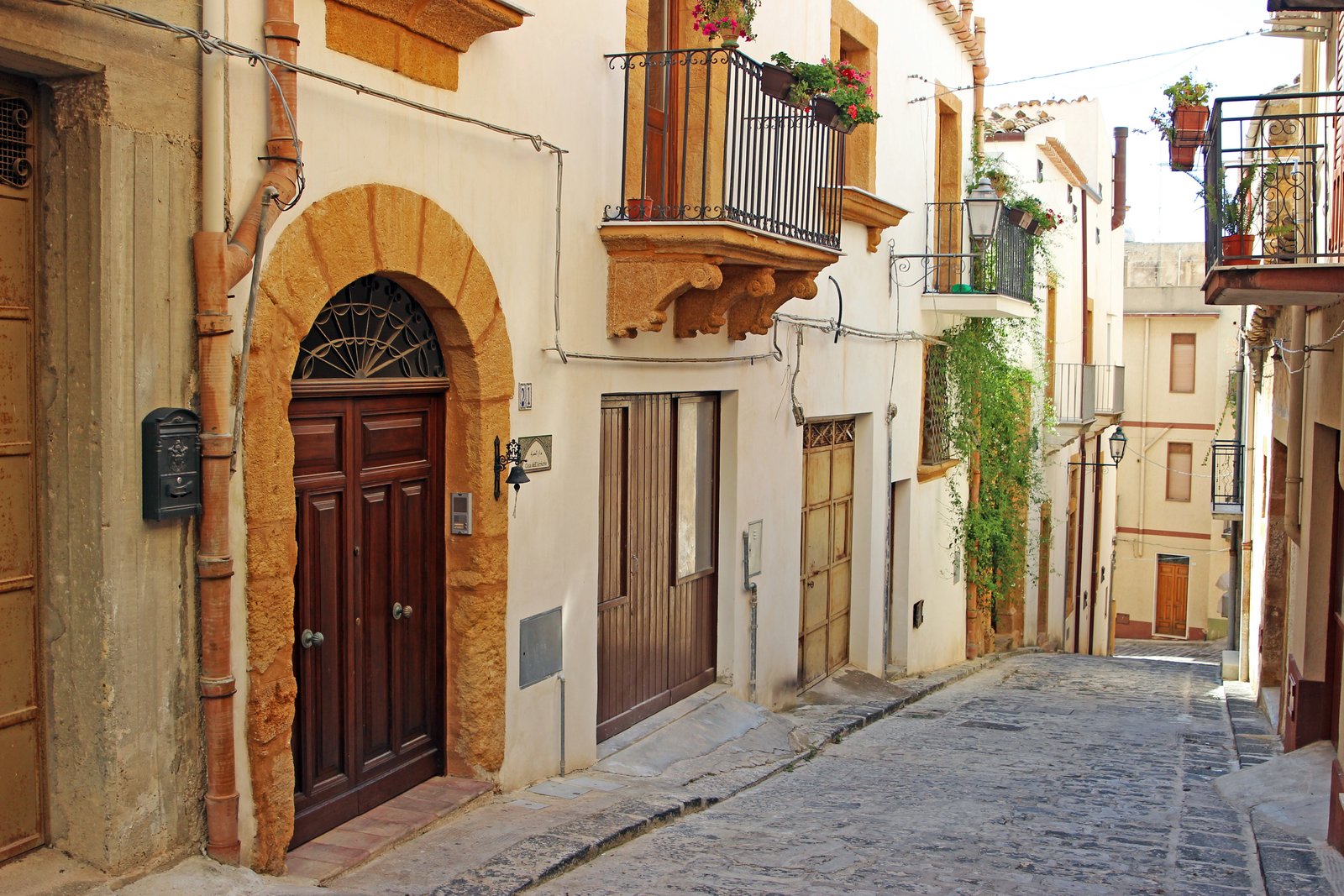 Make your wanderlust dreams come true Pristine homes in Sicily, Italy