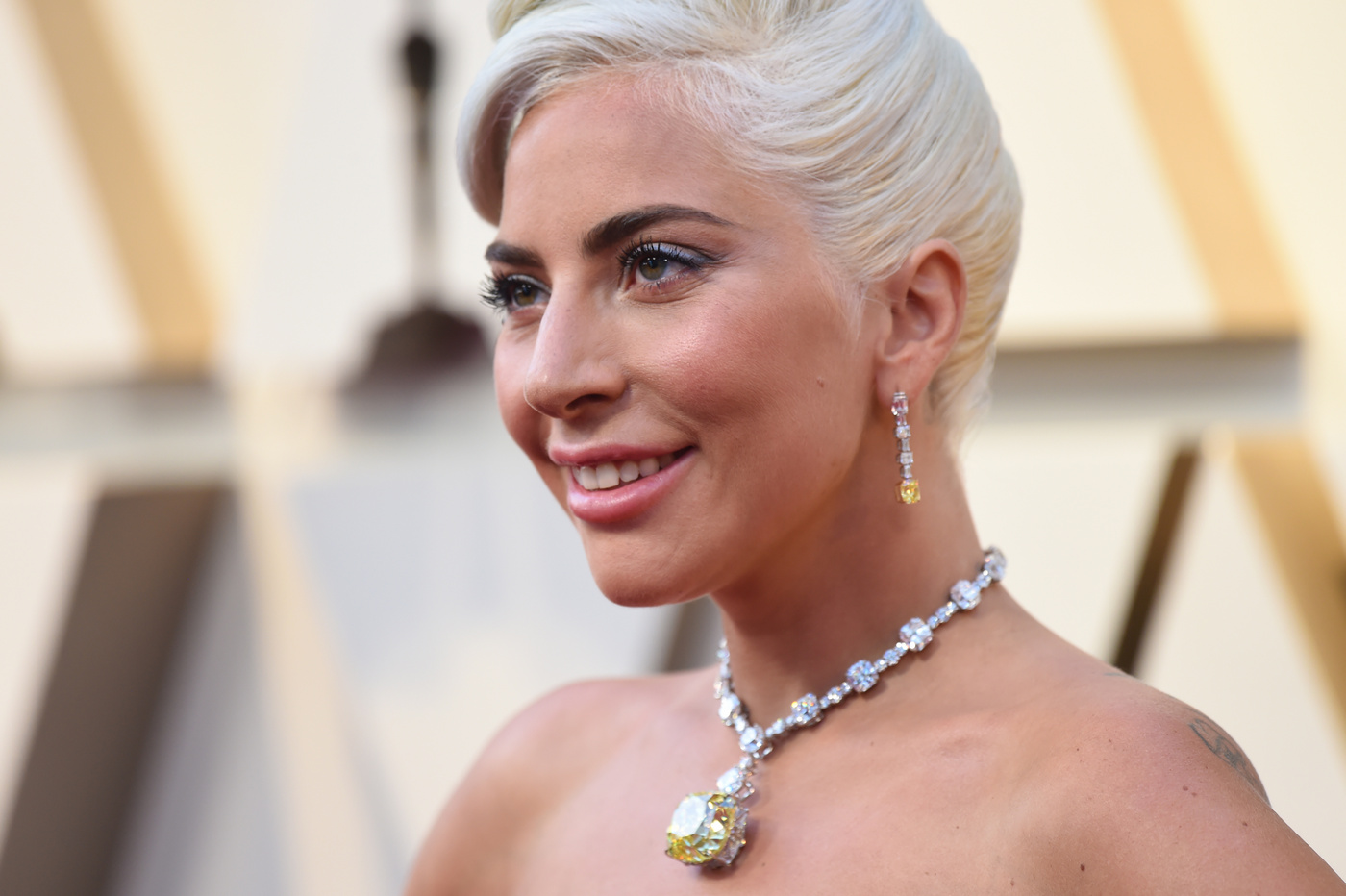 Lady Gaga wore a stunning 128-carat 