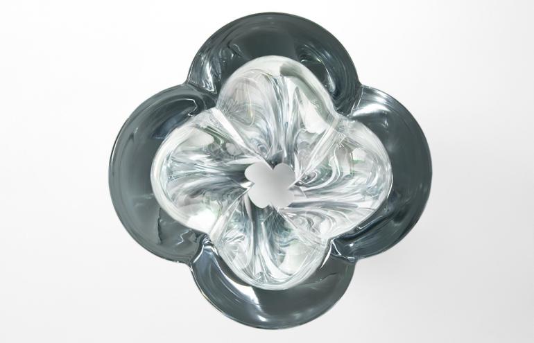 Designer Tokujin Yoshioka creates awe-inspiring 'blossom vase' for 