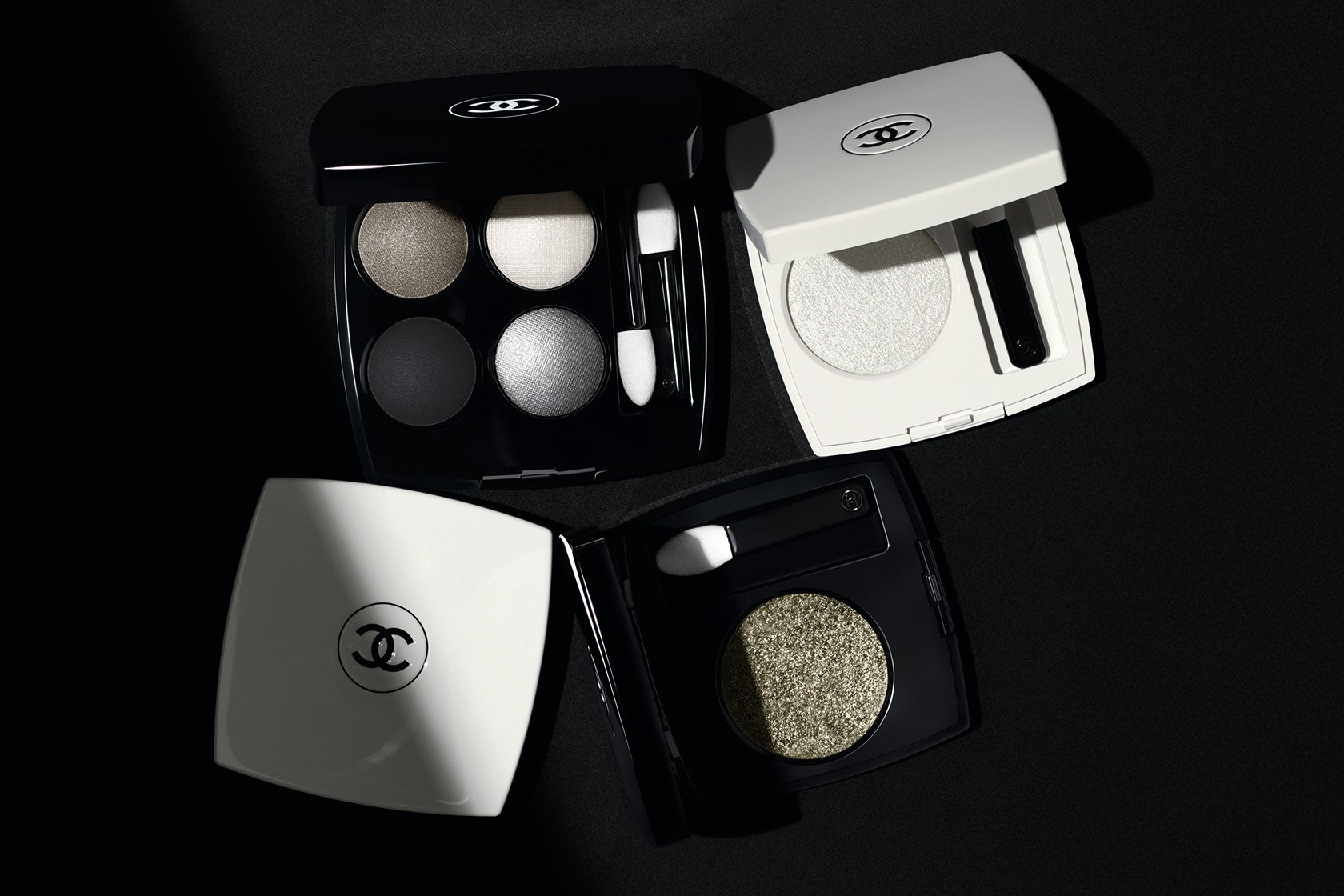 Here's a look at Chanel Beauty 's Fall 2019 'Noir Et Blanc' makeup