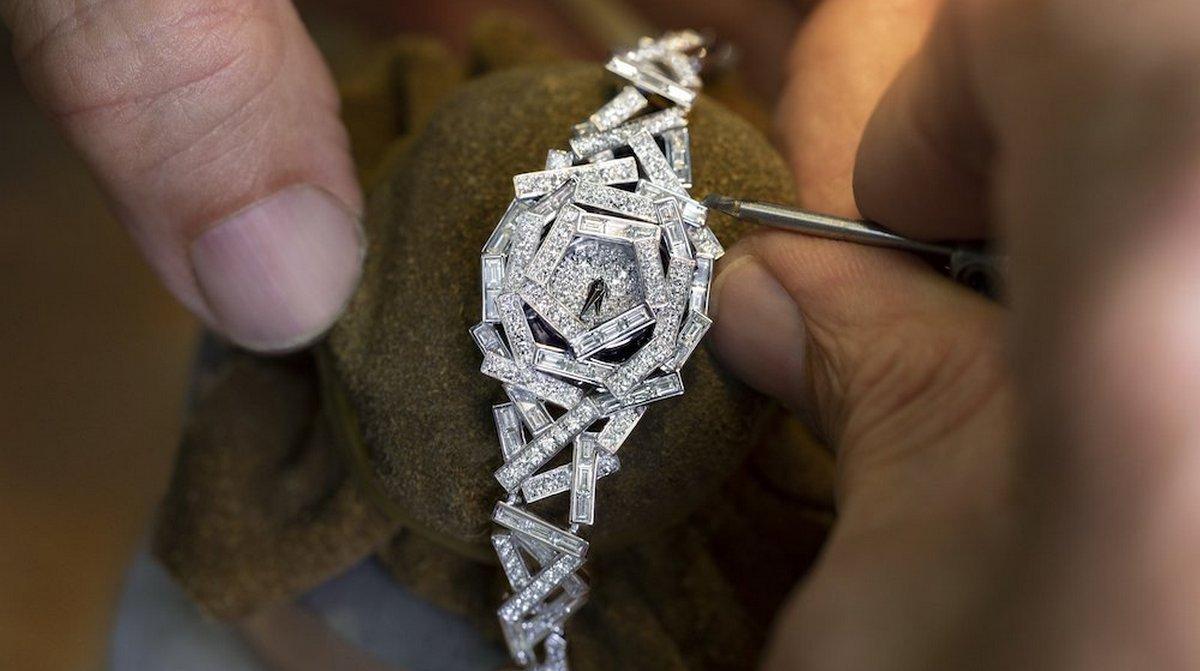 Graff’s newest watch is stitched with diamond ?thread?