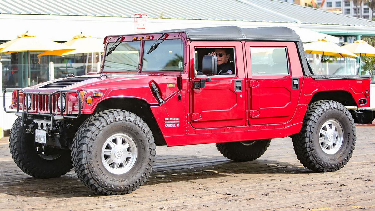 Arnold Schwarzenegger spotted driving his electric Hummer H1