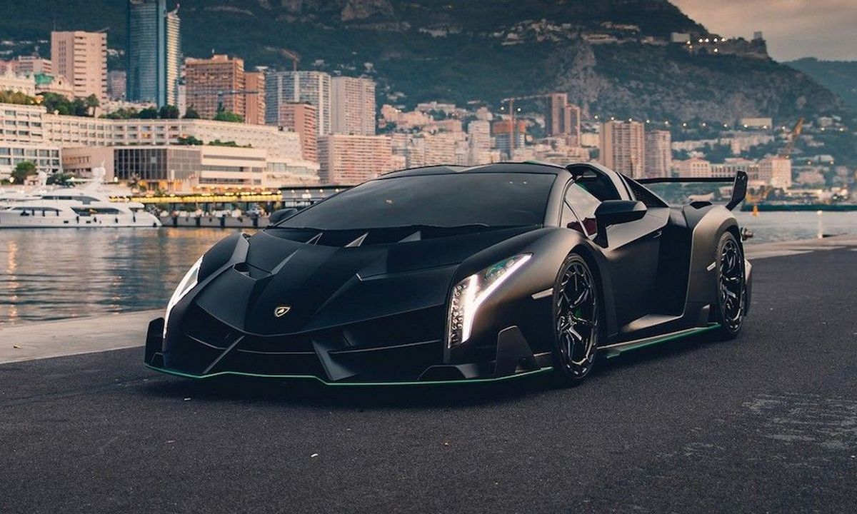 Can this Veneno Roadster with 450 km on the clock become ...