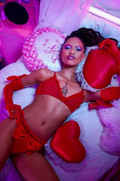 Rihanna sizzles in red as she models her Savage X Fenty Valentine's Day  Lingerie - Luxurylaunches