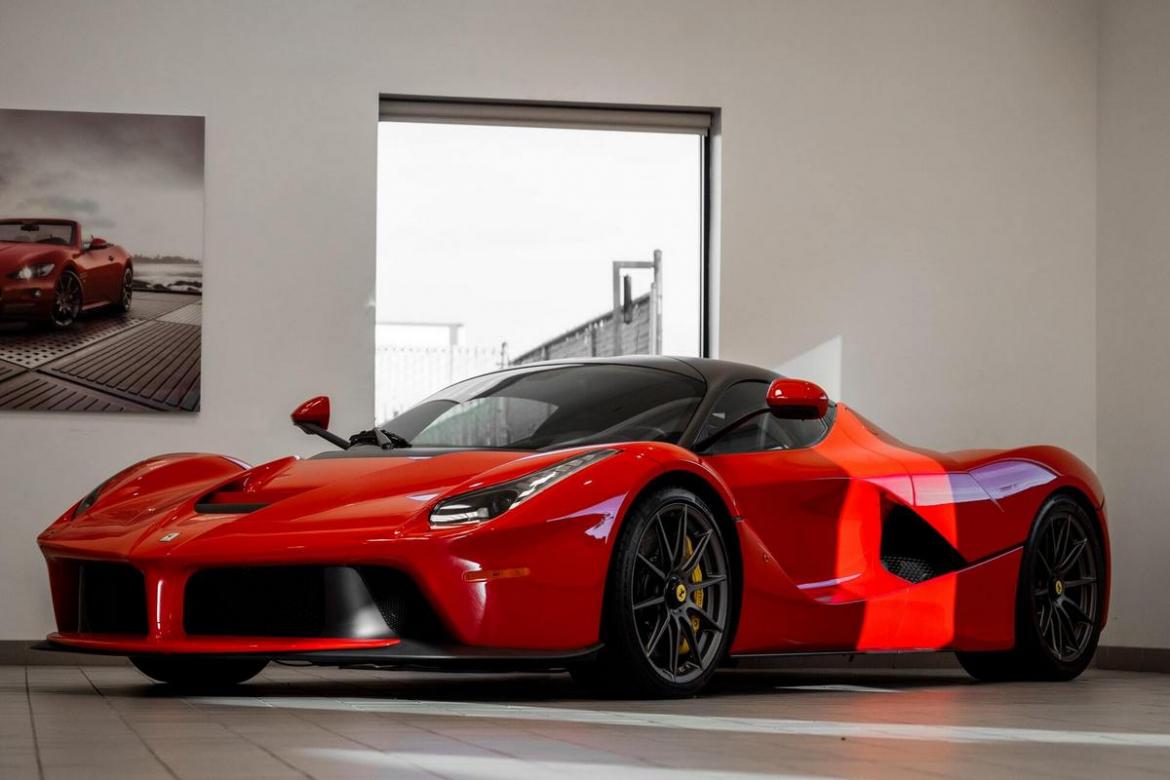 How much money does a Ferrari salesman make in a year? : Luxurylaunches